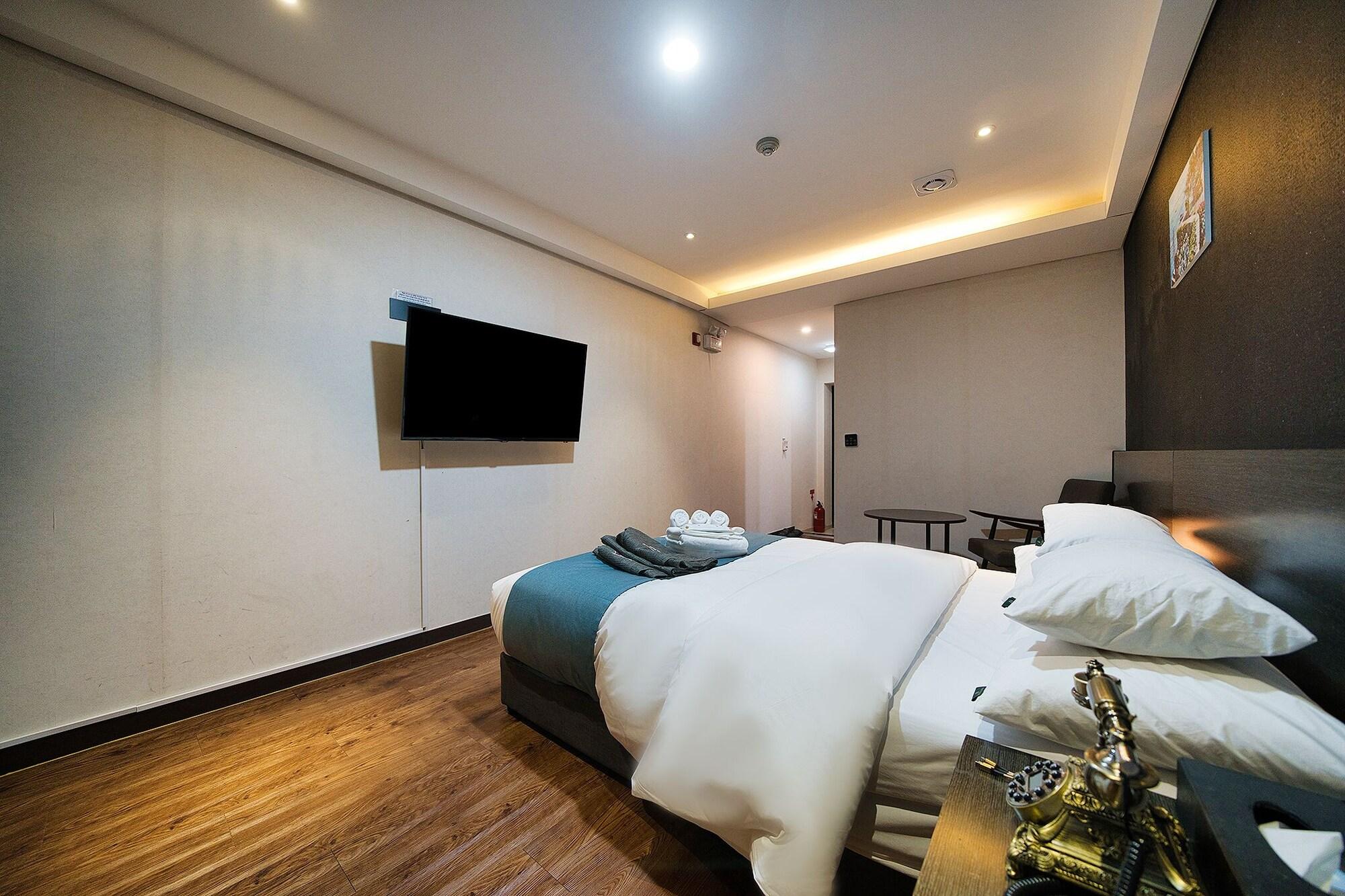 Suwon Dono1796 Hotel ภายนอก รูปภาพ